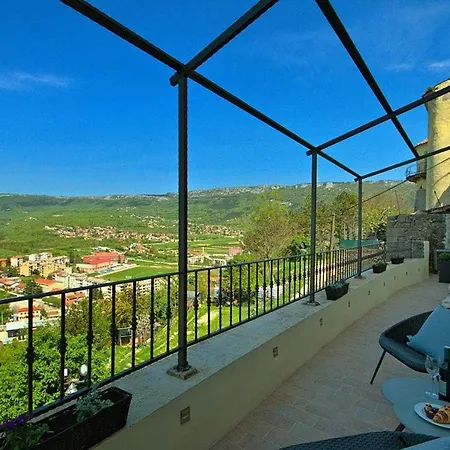Panorama Apartment *